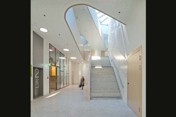 OÖ_bruckneruni_aufgang ins OG1_christian schellander.jpg, © Christian Schellander, Photographer: Christian Schellander